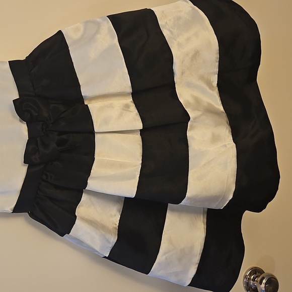 GYMBOREE Black and White Striped Satin Bow Formal Dress - Picture 5 of 10